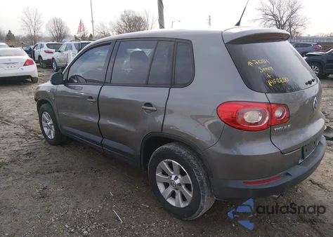 2010 Volkswagen Tiguan S из США, поврежденный, VIN WVGAV7AXXAW001094